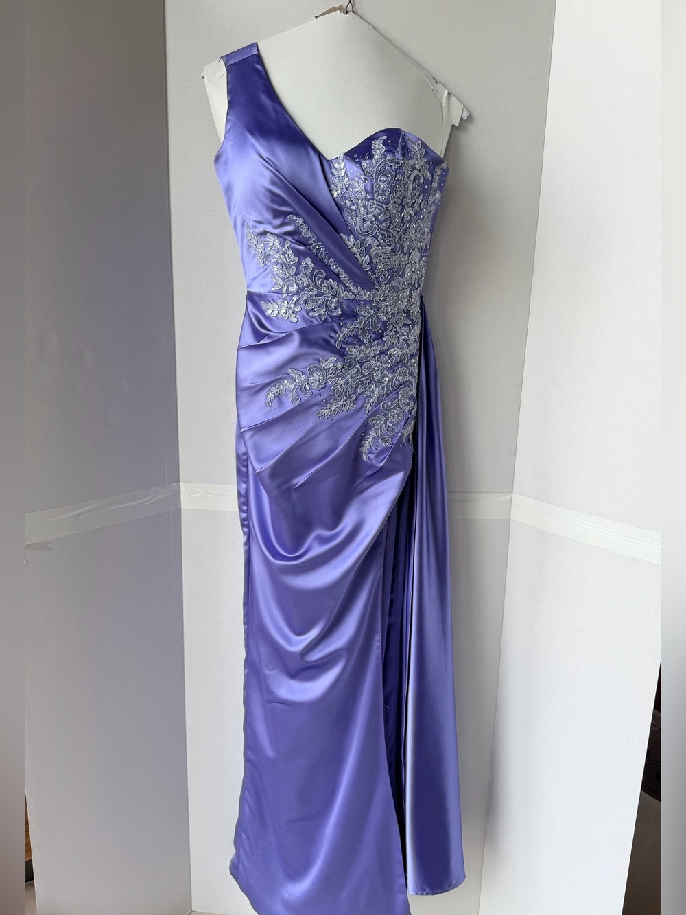 Lavender One-Shoulder Satin Evening Gown with Silver Embroidery